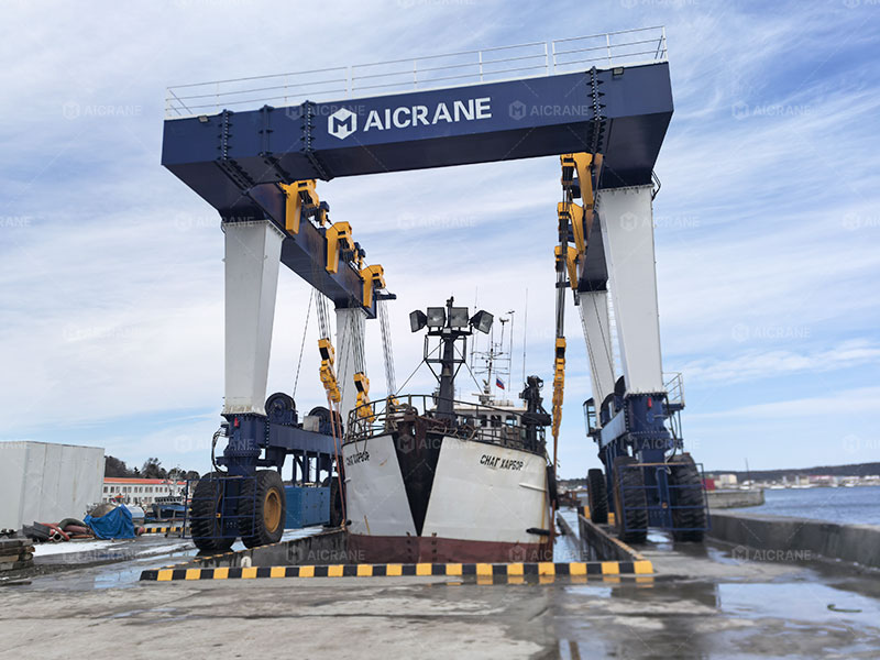 marine travel lift