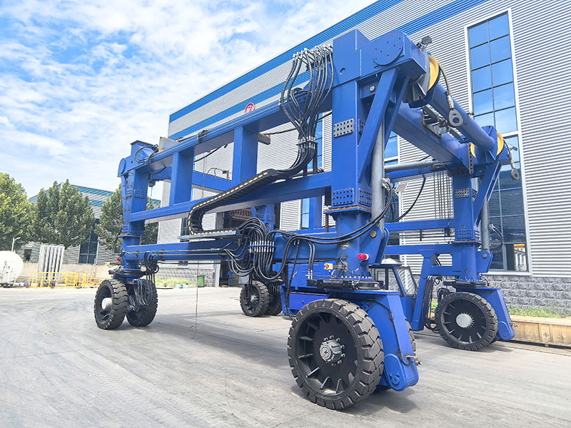 container straddle carrier